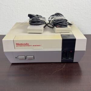 Nintendo Entertainment System NES-001 Home Console 2 Controllers NTSC Gray Japan